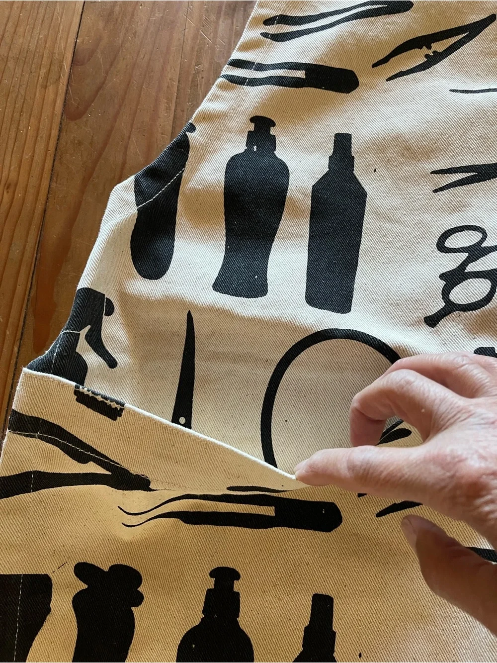Black & Cream Canvas Hair DresserStylist Print Kitchen or Work Apron